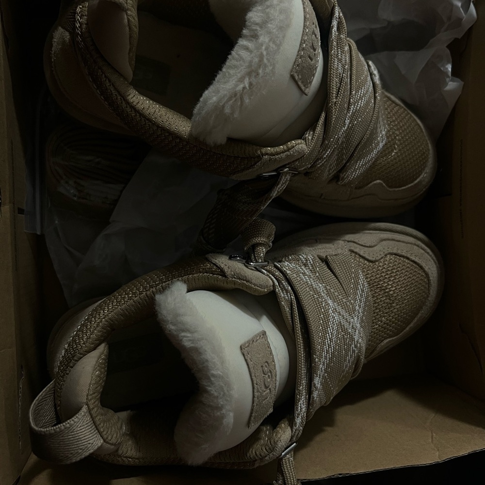 UGG Tan Boots with Cream Fur Lining